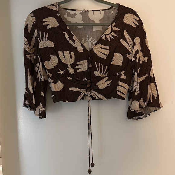 Cropped brown tropical shirt - Picture 2 of 3